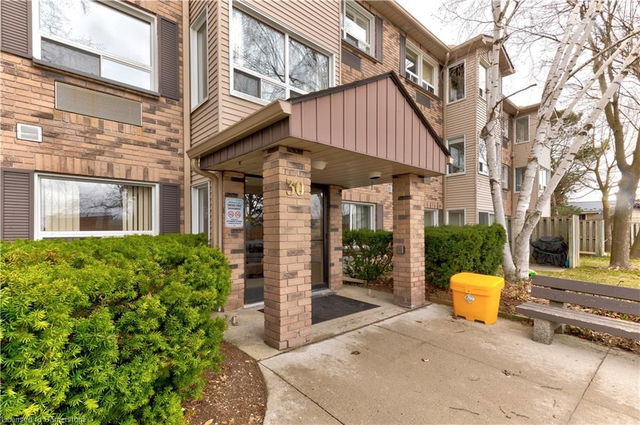 210 - 30 Hugo Crescent