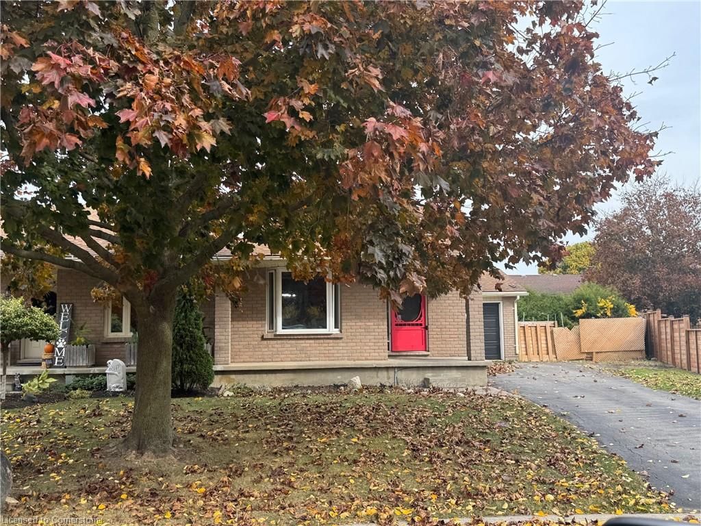 Single Family Residence for sale at 26 Polley Place, Stratford, Stratford, N4Z 1C9 - MLS: 40725863