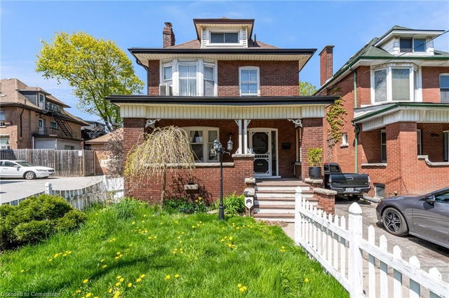 LOWER - 116 Spadina Avenue