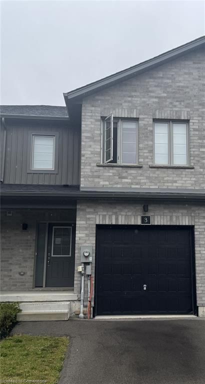 3 - 160 Simcoe Street