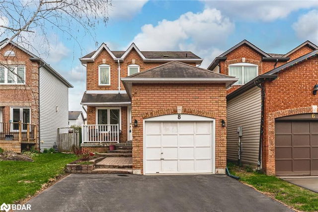 8 Corrie Crescent