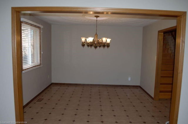 Upper Leve - 30 Hearthside Crescent