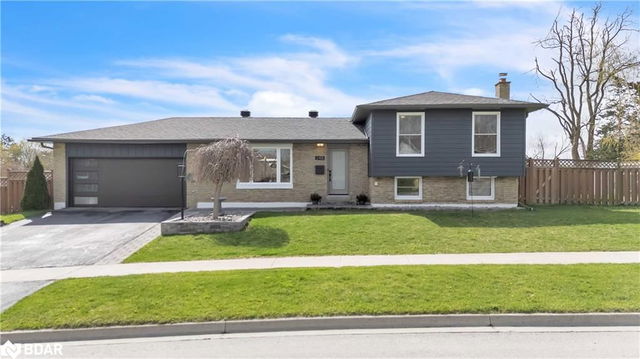 248 Cedar Crescent
