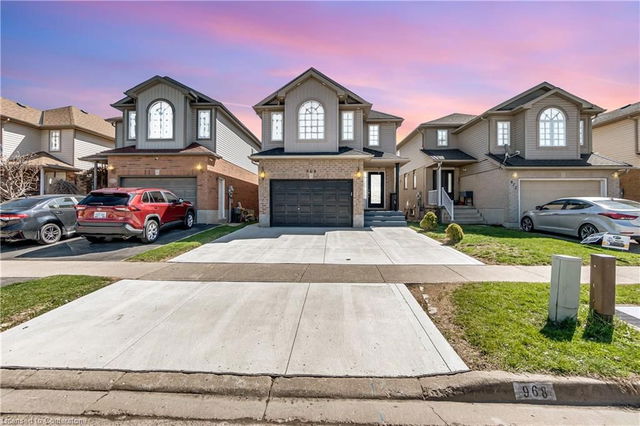 968 Copper Leaf Crescent