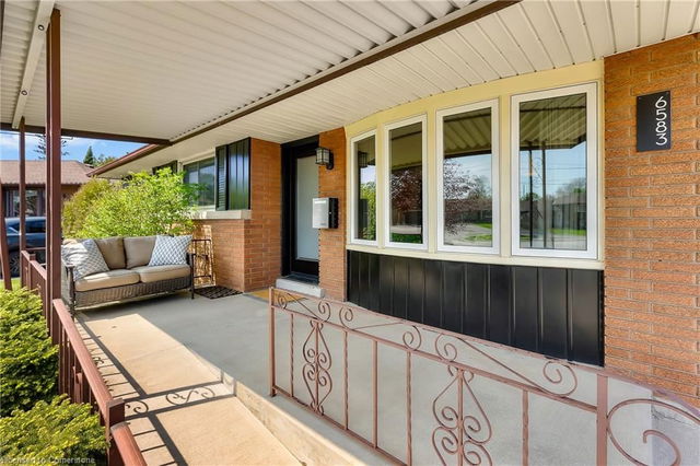 6583 Jolley Crescent