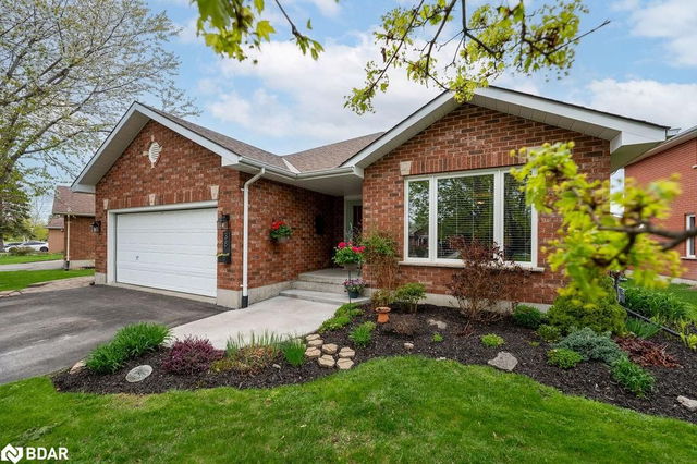 38 Oak Ridge Boulevard