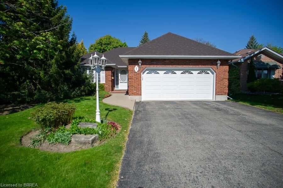 Single Family Residence for sale at 1 Harvey Court, Brantford, Mayfair, N3R 7W6 - MLS: 40727296
