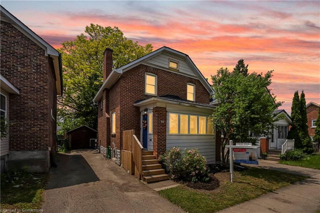 35 Moore Avenue N