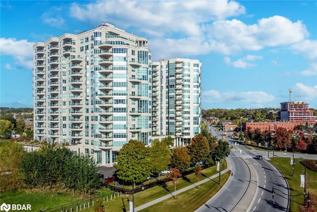 501 - 2 Toronto Street