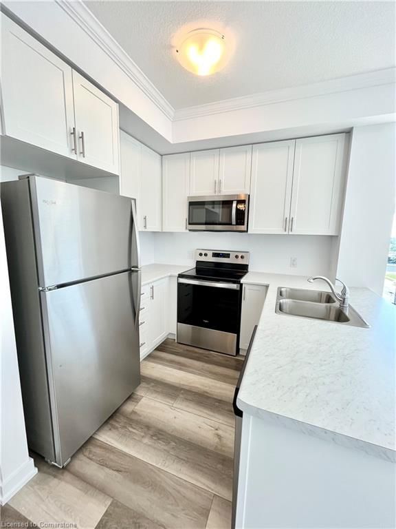 602 - 460 Dundas Street