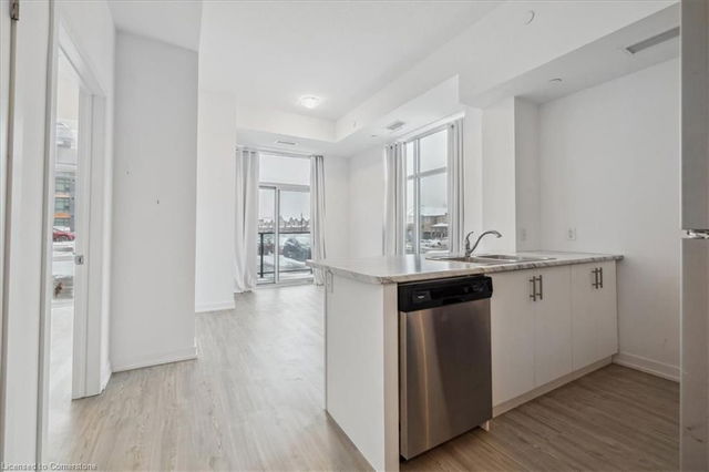 115 - 450 Dundas E/S Street