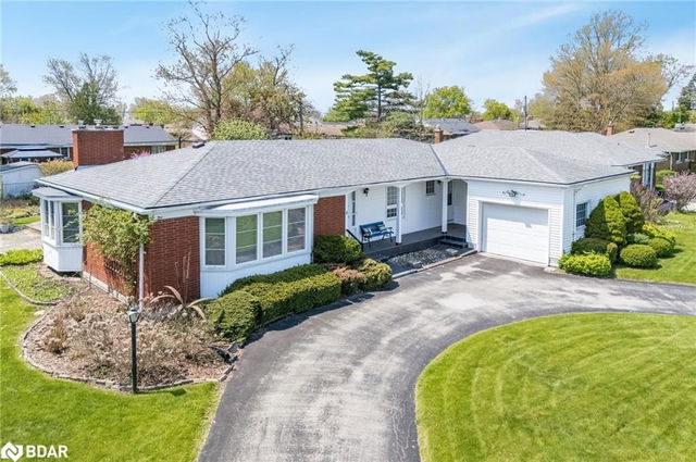 6 Glendale Drive