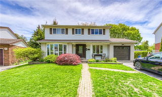 92 Pinehurst Crescent