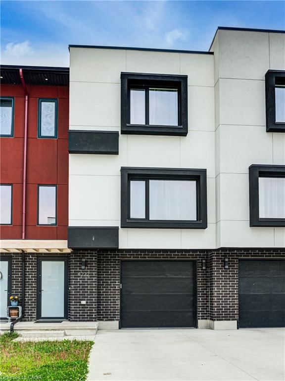14 - 4222 Lismer Lane
