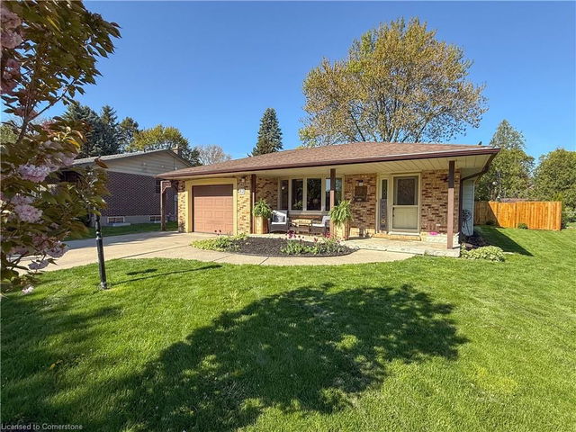 82 Berkley Crescent