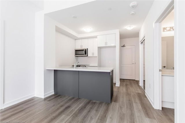 128 - 460 Dundas Street