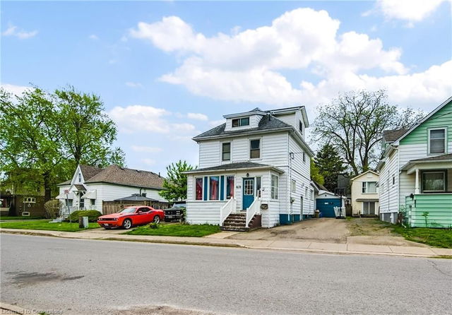 4674 Ryerson Crescent