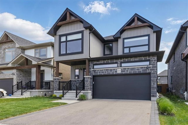 604 Doonwoods Crescent