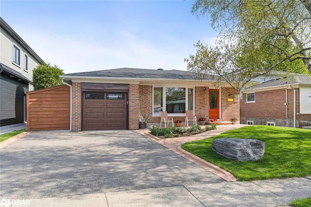30 Greystone Crescent