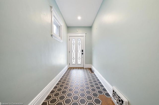 Upper - 11 Lorne Avenue
