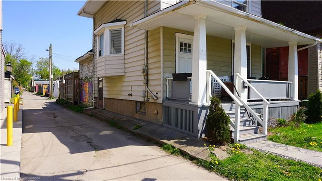 211 Dundurn Street