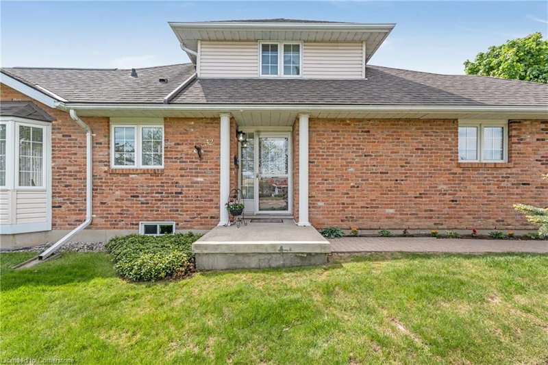 32 - 810 Golf Links Road