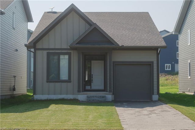 122 Julie Crescent