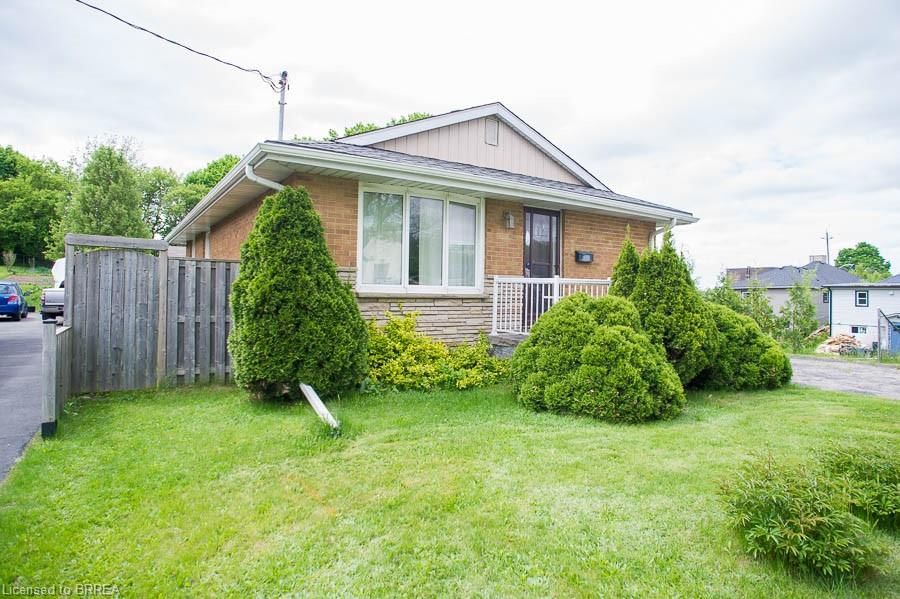 Single Family Residence for sale at 120 Henry Street, Brantford, East Ward, N3S 5C7 - MLS: 40729297