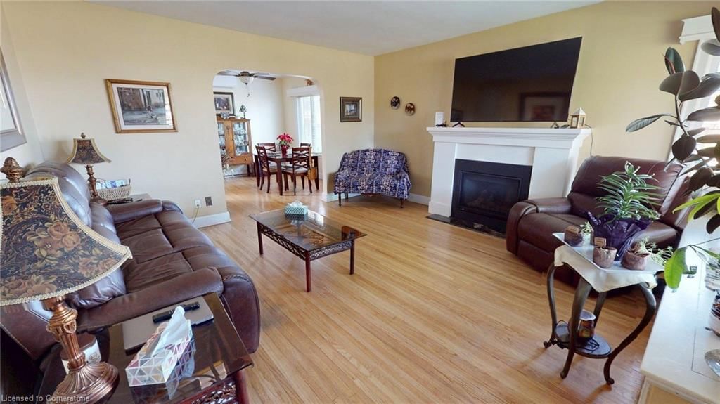 Single Family Residence for sale at 134 Queensway Drive, Brantford, Henderson, N3R 4X3 - MLS: 40729410