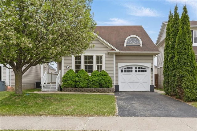 51 Hollinrake Avenue
