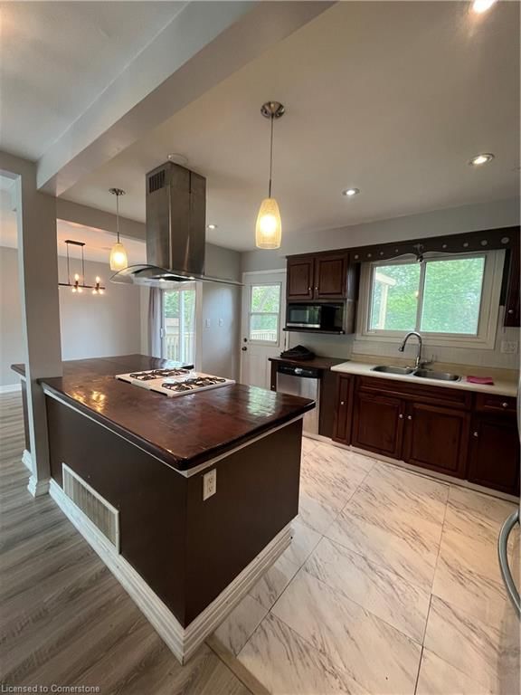 Main - 3140 Michael Crescent