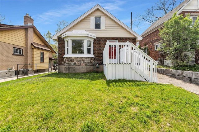 11 Spadina Road