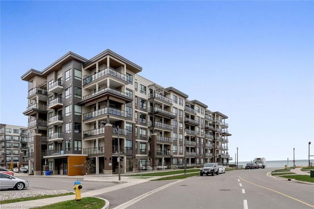 207 - 10 Esplanade Lane