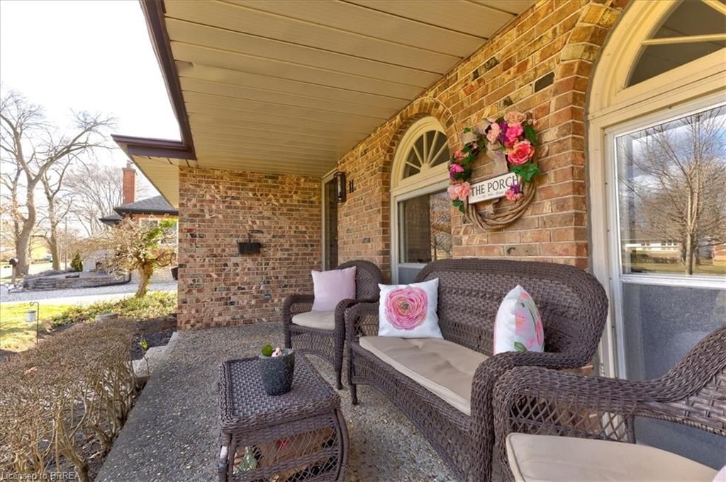 Single Family Residence for sale at 11 Glenwood Drive, Brantford, Echo Place, N3S 3E9 - MLS: 40730501