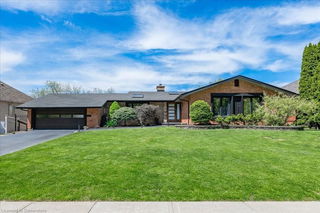 33 Leslie Drive