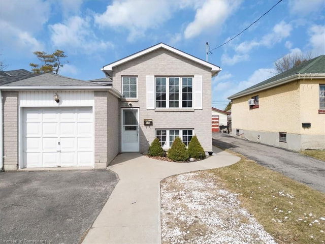 Upper - 590 Devon Avenue