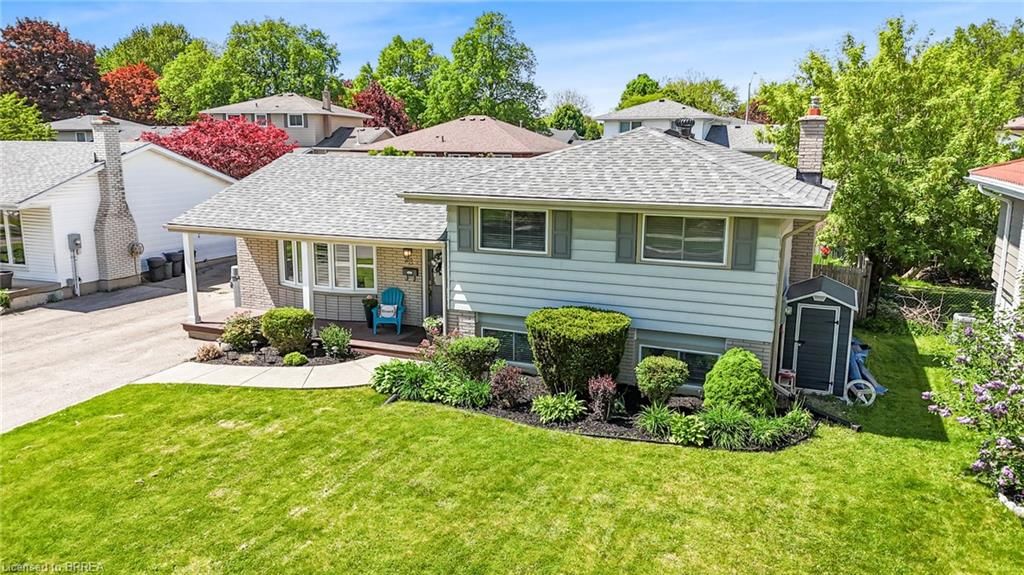 Single Family Residence for sale at 28 Brier Park Road, Brantford, Brier Park, N3R 3P7 - MLS: 40731003