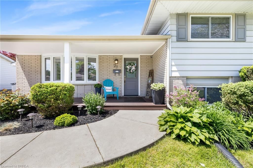 Single Family Residence for sale at 28 Brier Park Road, Brantford, Brier Park, N3R 3P7 - MLS: 40731003