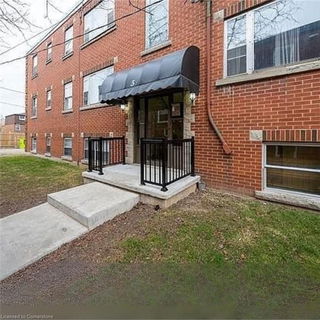 2 - 5 Applewood Avenue