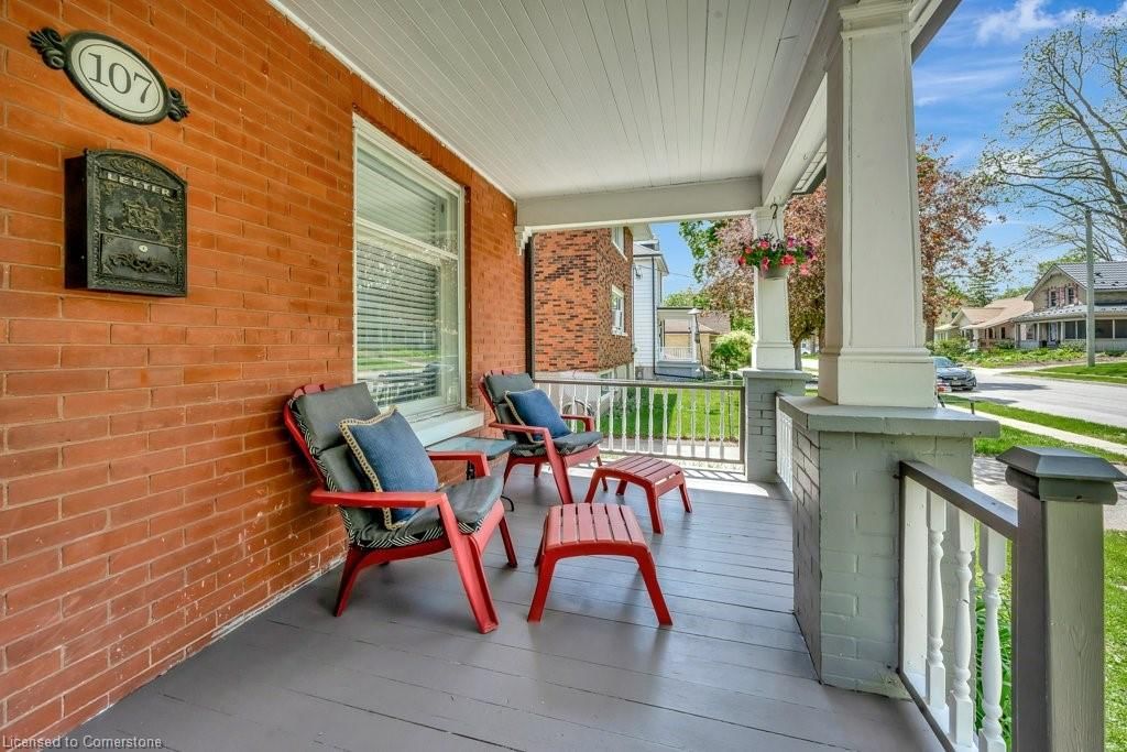 Single Family Residence for sale at 107 Barrie Street, Cambridge, Victoria, N1S 3B1 - MLS: 40731253