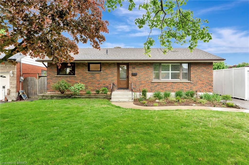 Single Family Residence for sale at 38 Hickery Place, Brantford, Echo Place, N3S 3C8 - MLS: 40732410