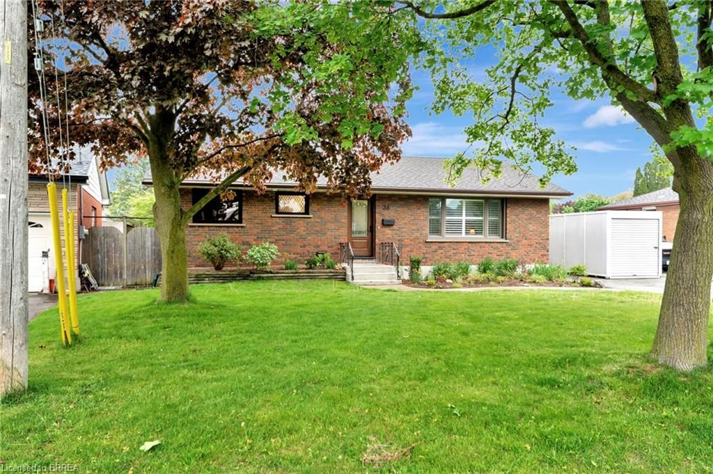 Single Family Residence for sale at 38 Hickery Place, Brantford, Echo Place, N3S 3C8 - MLS: 40732410