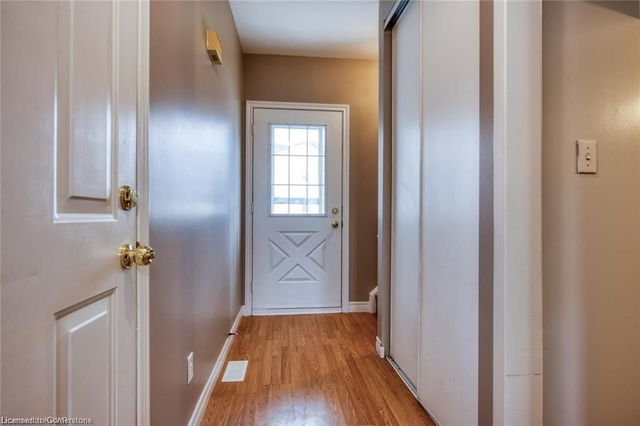 3 - 90 Mooregate Crescent