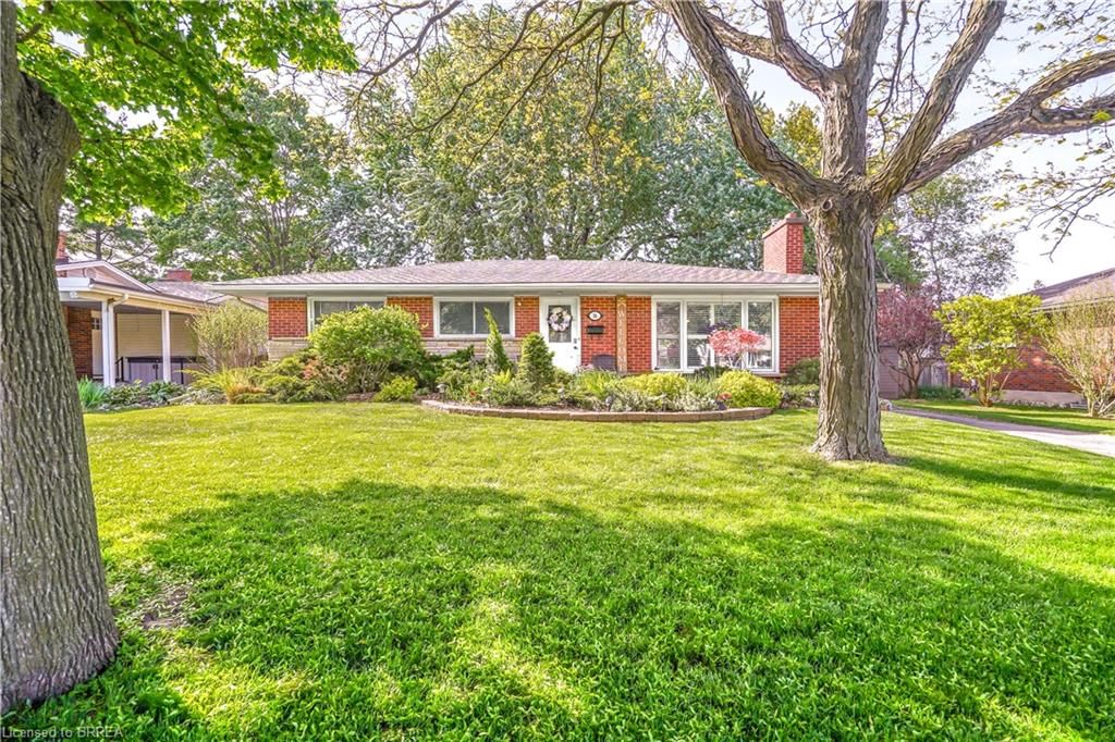 Single Family Residence sold at 16 Redwood Road, Brantford, Fairview/Greenbrier, N3R 3M1 - MLS: 40732584