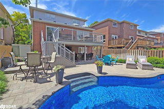 6931 Hickling Crescent