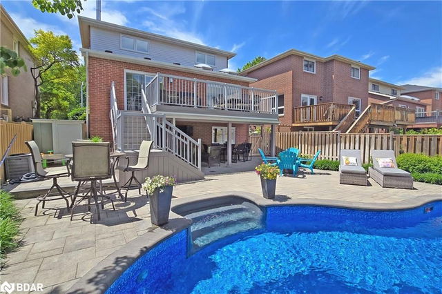 6931 Hickling Crescent
