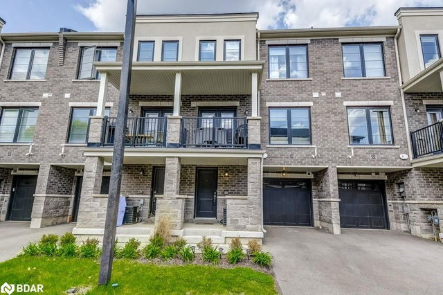 34 - 383 Dundas Street E