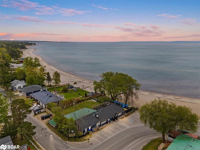 369 Balm Beach Road W