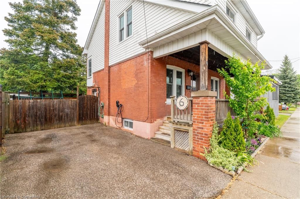 Single Family Residence for sale at 6 Stinson Avenue, Brantford, Old West Brant, N3T 1X1 - MLS: 40734029