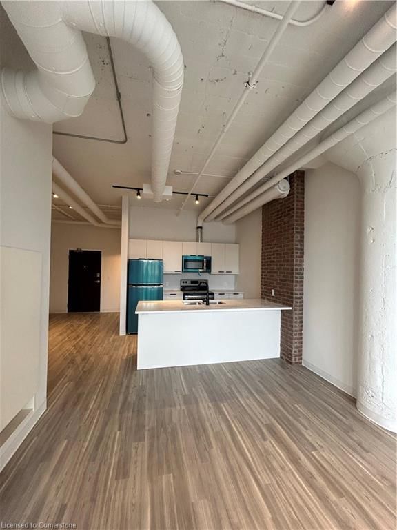 212 - 120 Huron Street